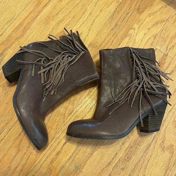Sam Edelman Louie Fringe Booties - Picture 2 of 7